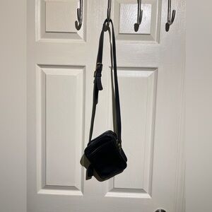 Vintage Coach Black Leather Crossbody Bag – Style K60-9973 – Made in USA
